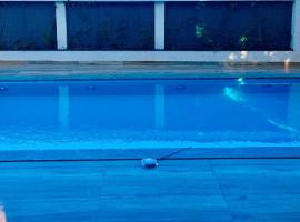 Gatorgetaway inn, hotel en Tirupporūr