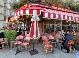 Aewsome appartement 2 bed ,5 minute Eiffel tour and Louvre meusm , center ,gorgeous place