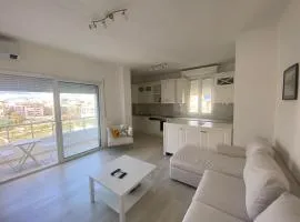 Cozy Apartment with Lake View