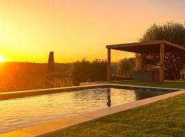 Magnifique Villa « Le Rocher de Noha »Côte d’Azur, hotel in Vence