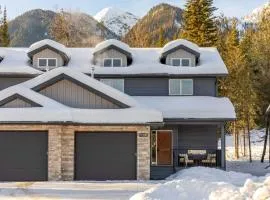 Four Bears Chalet by Fernie Central Reservations