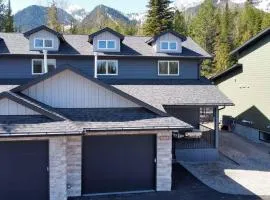 Four Bears Chalet by Fernie Central Reservations