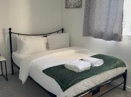 One Bedroom Apartment Near Royal Infirmary & Easy Access to Edinburgh Centre