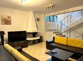 5th Forest Villa – Family Retreat, Garden & BBQ, hotel a Predeal