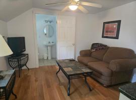 Gulf Stream House - Hammondsport Getaway Apartment Unit 11, hotel en Hammondsport