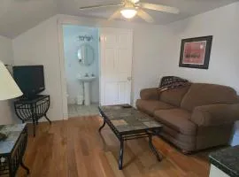 Gulf Stream House - Hammondsport Getaway Apartment Unit 11
