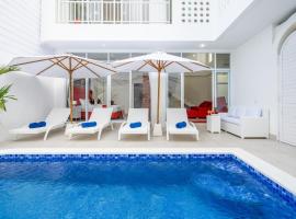 Luxury minimalist villa The Toy, hotel in Kerobokan