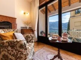 The Lantern Lake View Apartment