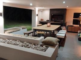 6 on Krisant-Durbanville, hotel i Oakdale