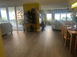 Luxurious & spacious oceanfront condo