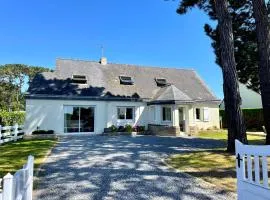 KerDesAmis - Tolles Ferienhaus in Strandnähe mit Sonnenterrasse, Boulebahn und großem Garten