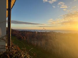 Cottage on remote wild coast, hotel v destinaci Bawdsey