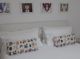 CIVICO 16A - Apartment - with private parking, hotel in Quartu SantʼElena