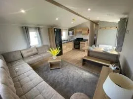 Lyons Robin Hood Deluxe Caravan