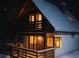 BIESZCZADZKI RAJ Komfortowe domy z kominkami i Sauną na obiekcie