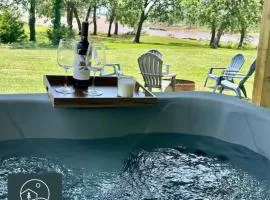 Whispering Oak- Lakefront Cabin Retreat