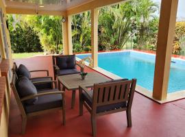 Pool Haven Villa, מלון בסנט פיליפ