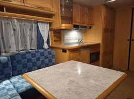 Proboost Arctic Center Cosy Caravan