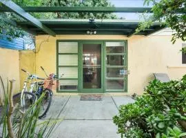La Jolla Village Escape - Walk to Everything