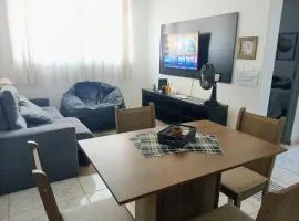 Apto 02 quartos com ar ao lado do Parque das Águas