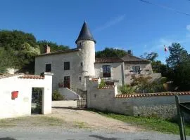 Manoir Le Cristal - Futuroscope a petit prix, chambres de 1 a 6 personnes