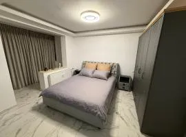 City Hall Deluxe Studio