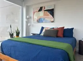 Elegant and Charm Superior Suite Yorkville Toronto