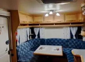 Proboost Arctic Center Cosy Caravan