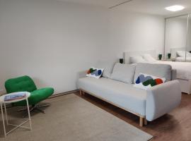 Big studio, just renovated, great views, with free parking, ξενοδοχείο σε Leukerbad