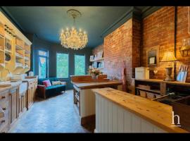 Boutique home by the beach，位于西柯比的酒店