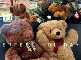 PARIS AUTHENTIC HOUSE Entier 1920's House, For Groups, M&eacute;tro Line 7 station Porte d'Ivry