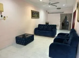 Raja Homestay Kluang