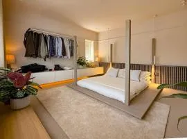 High Tree - Macclesfield - Near AZ, Rail & Peaks