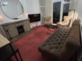 Edgware, Haru Residence 4bed House
