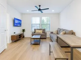 Cozy & Chic - Worker Friendly