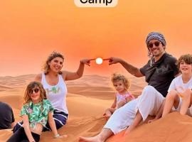 Infinity sahara camp，位于梅尔祖卡的酒店