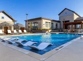 Gym Pool WasherDryer WorkerFriendly A plus Location