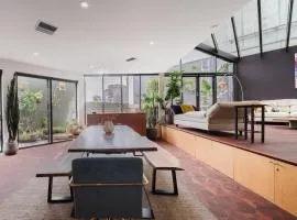 Luxury Penthouse - Private Roof Terrace and Jacuzzi