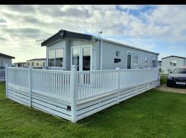 Blue Lagoon Holiday ,Bude 79, hotel in Cubert