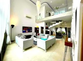 Spectacular Private House