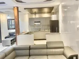 Apparemment meublé en face de la mer