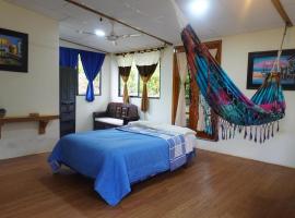 Shark House, hotel in Bellavista