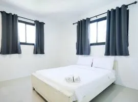 Snap inn Sukhumvit 1 สแนป สุขุมวิท ซอย 1 - Gold