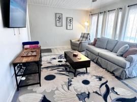 Sunlit Sands Destin Condo, hotel en Destin