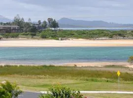 Aberdeen 2 - 112 Lamont Street- Across from river,