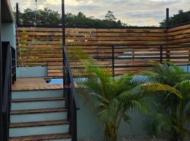 Live bambu, hotel in Caimital