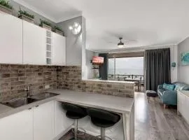 Ocean View 16A Studio Pool & Spa Wi-Fi