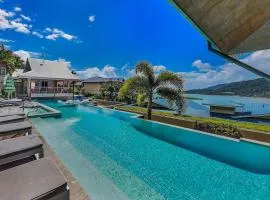 Amalfi Whitsunday Retreat Infinity Pool SeaViews