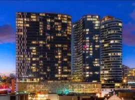 Luxury Apartments w Rooftop pool