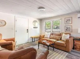 Uptown 1 Bedroom Flat Near the Boise Train Depot